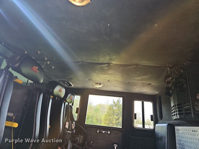 image for item MB9990 1989 Pierce  pumper fire truck