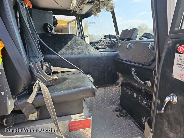 image for item MB9990 1989 Pierce  pumper fire truck