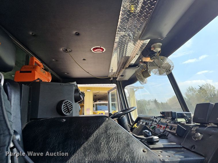 image for item MB9990 1989 Pierce  pumper fire truck