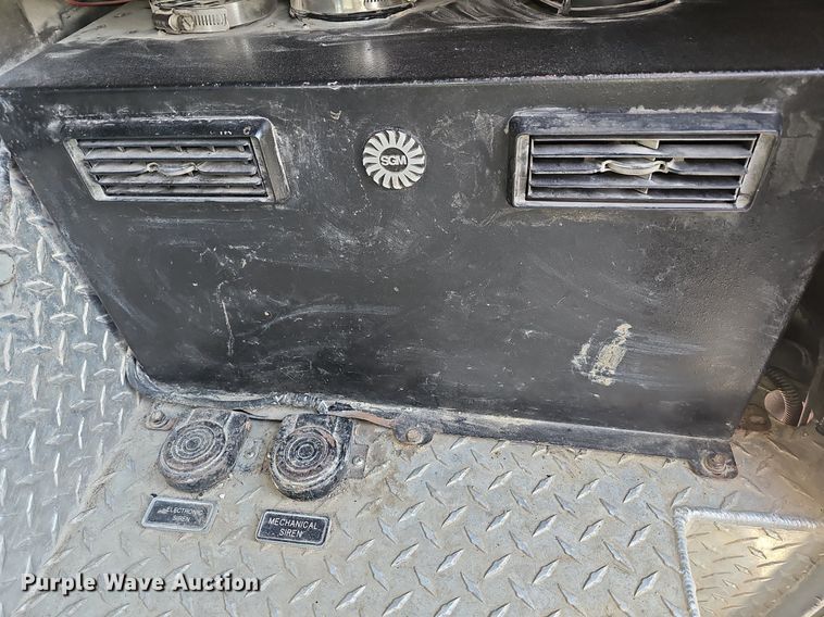 image for item MB9990 1989 Pierce  pumper fire truck