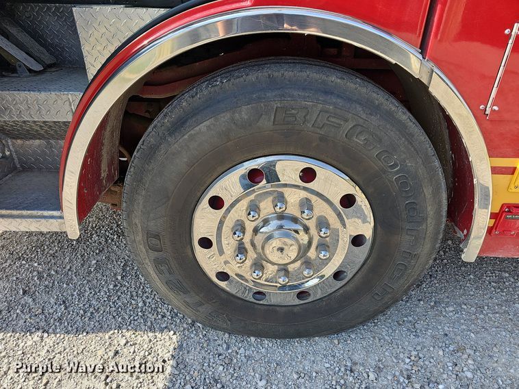 image for item MB9990 1989 Pierce  pumper fire truck