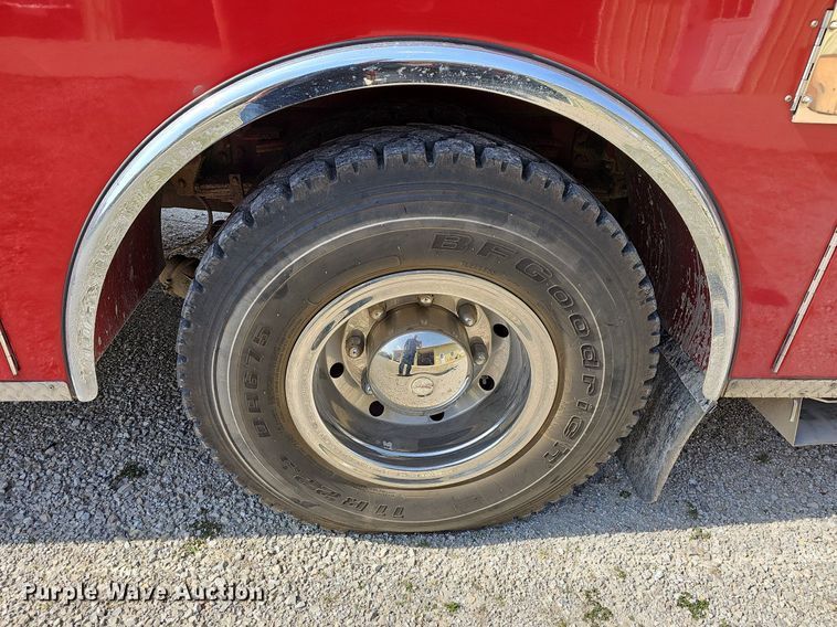 image for item MB9990 1989 Pierce  pumper fire truck