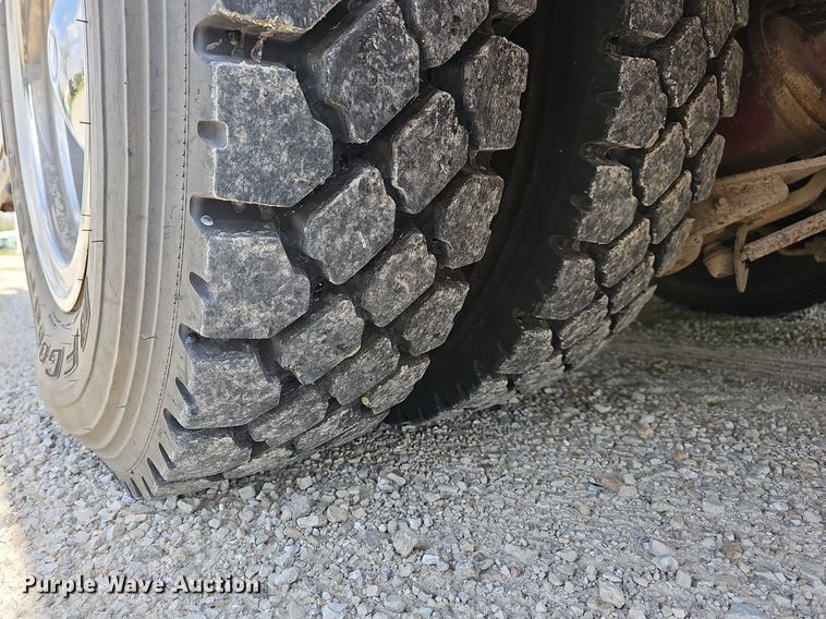 image for item MB9990 1989 Pierce  pumper fire truck