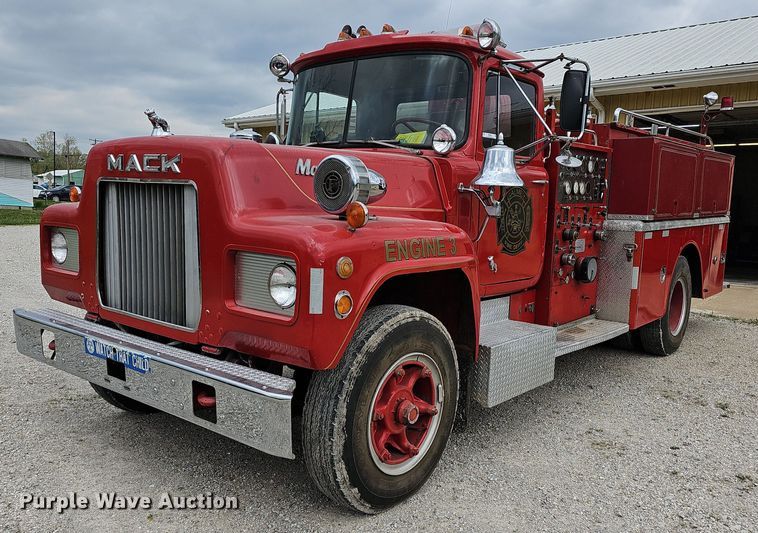 image for item MB9992 1973 Mack  pumper fire truck