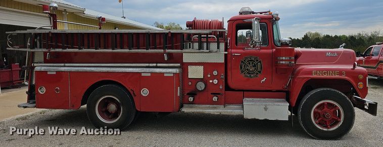 image for item MB9992 1973 Mack  pumper fire truck