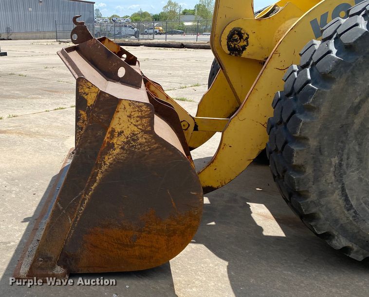 image for item MG9792 2003 Komatsu WA250-3MC  wheel loader