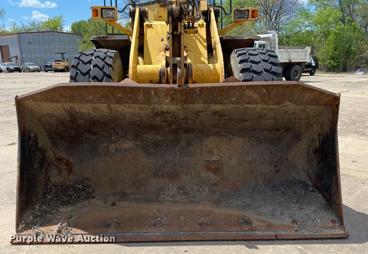 image for item MG9792 2003 Komatsu WA250-3MC  wheel loader