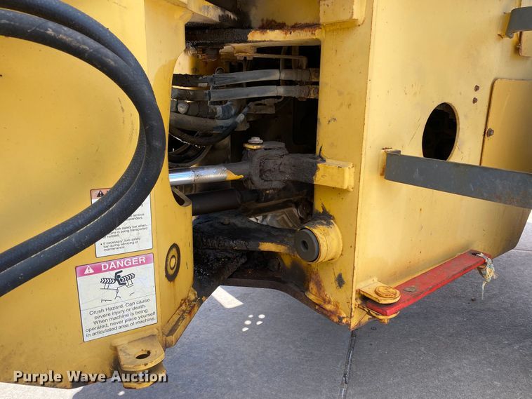 image for item MG9792 2003 Komatsu WA250-3MC  wheel loader