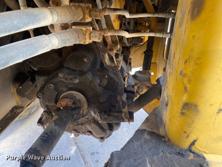 image for item MG9792 2003 Komatsu WA250-3MC  wheel loader