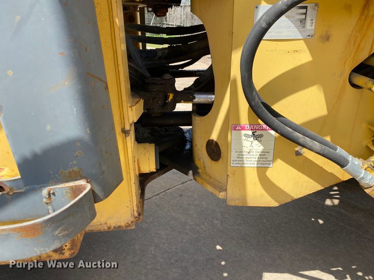 image for item MG9792 2003 Komatsu WA250-3MC  wheel loader