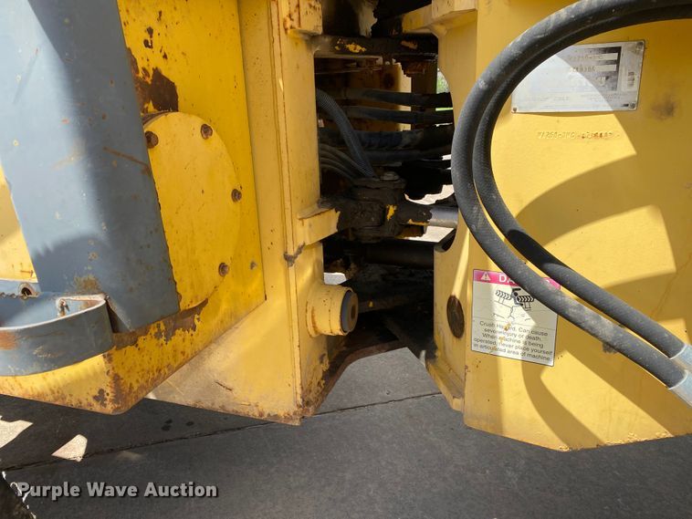 image for item MG9792 2003 Komatsu WA250-3MC  wheel loader