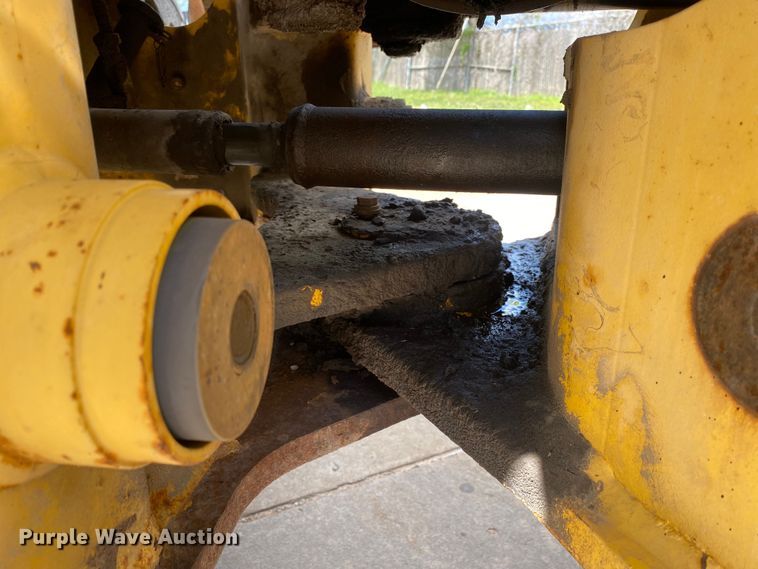 image for item MG9792 2003 Komatsu WA250-3MC  wheel loader