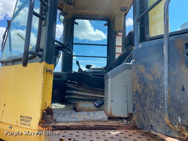 image for item MG9792 2003 Komatsu WA250-3MC  wheel loader