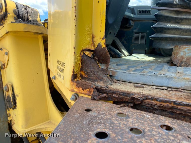 image for item MG9792 2003 Komatsu WA250-3MC  wheel loader