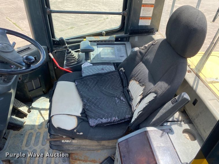 image for item MG9792 2003 Komatsu WA250-3MC  wheel loader