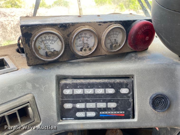 image for item MG9792 2003 Komatsu WA250-3MC  wheel loader