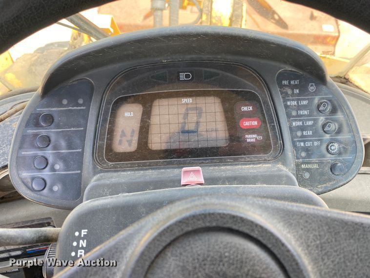 image for item MG9792 2003 Komatsu WA250-3MC  wheel loader