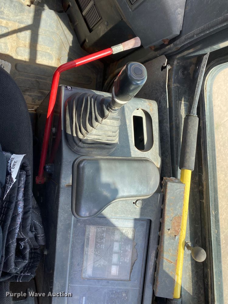 image for item MG9792 2003 Komatsu WA250-3MC  wheel loader