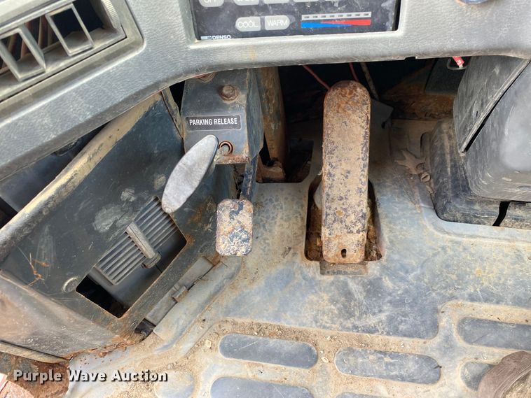 image for item MG9792 2003 Komatsu WA250-3MC  wheel loader