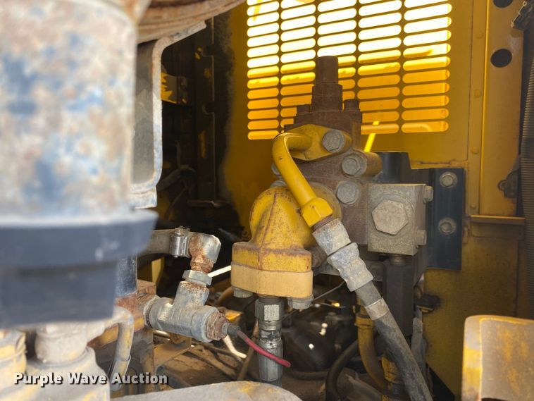 image for item MG9792 2003 Komatsu WA250-3MC  wheel loader