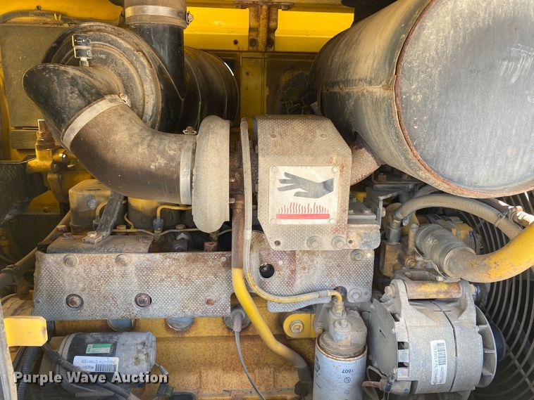 image for item MG9792 2003 Komatsu WA250-3MC  wheel loader