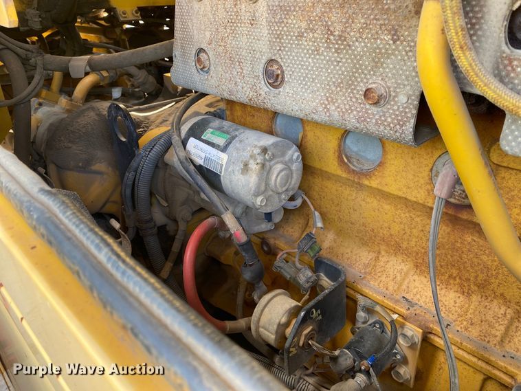 image for item MG9792 2003 Komatsu WA250-3MC  wheel loader