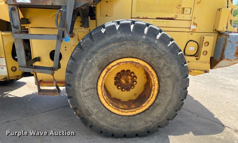 image for item MG9792 2003 Komatsu WA250-3MC  wheel loader