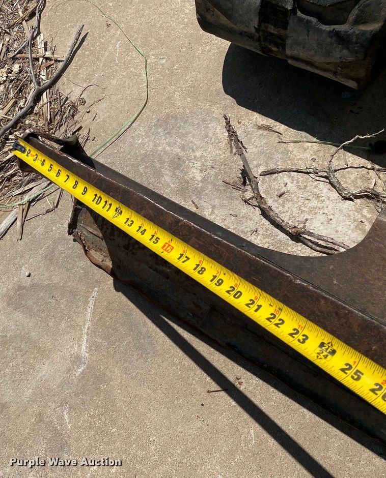 image for item MG9794 2006 Bobcat 341G  mini excavator