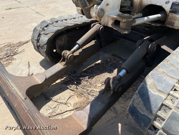 image for item MG9794 2006 Bobcat 341G  mini excavator