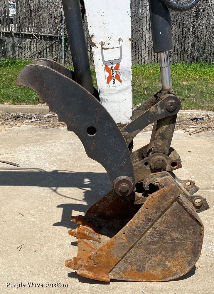 image for item MG9794 2006 Bobcat 341G  mini excavator