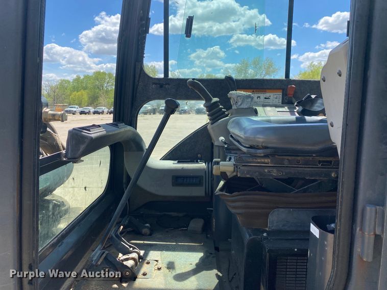 image for item MG9794 2006 Bobcat 341G  mini excavator