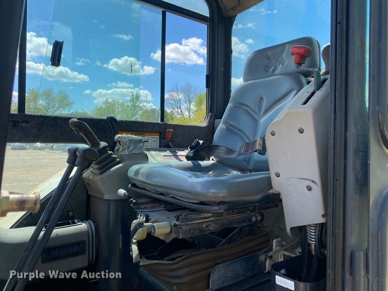 image for item MG9794 2006 Bobcat 341G  mini excavator