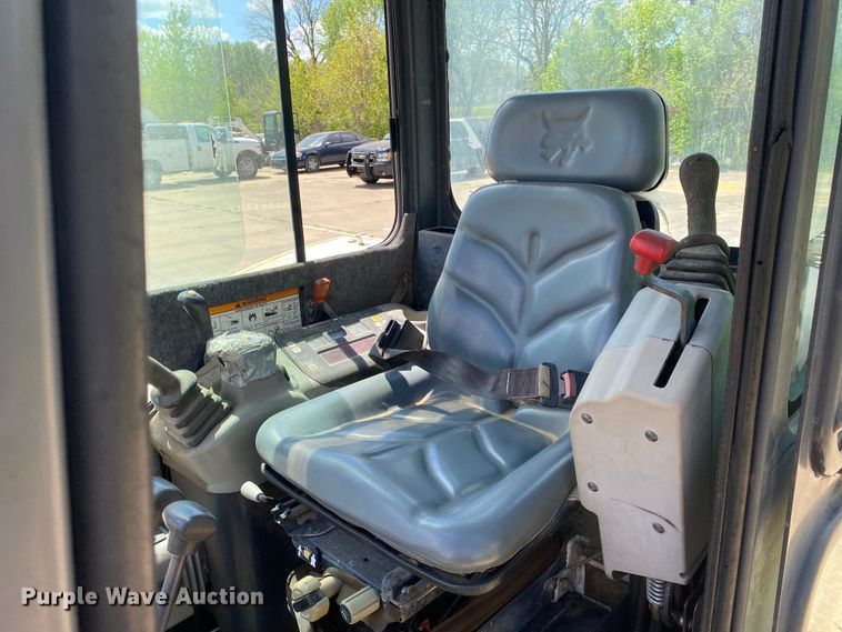 image for item MG9794 2006 Bobcat 341G  mini excavator