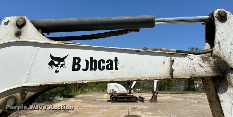 image for item MG9795 2011 Bobcat E32  mini excavator