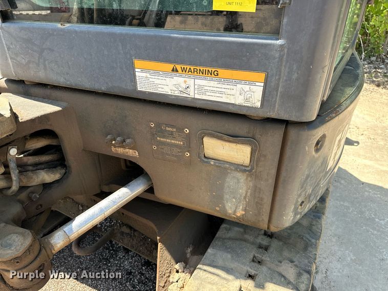 image for item MG9795 2011 Bobcat E32  mini excavator