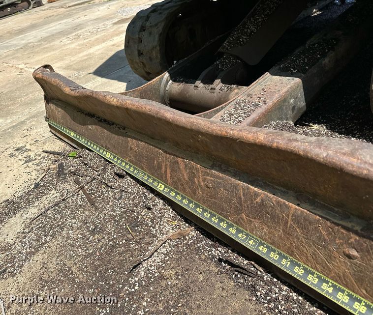 image for item MG9795 2011 Bobcat E32  mini excavator