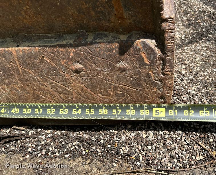 image for item MG9795 2011 Bobcat E32  mini excavator