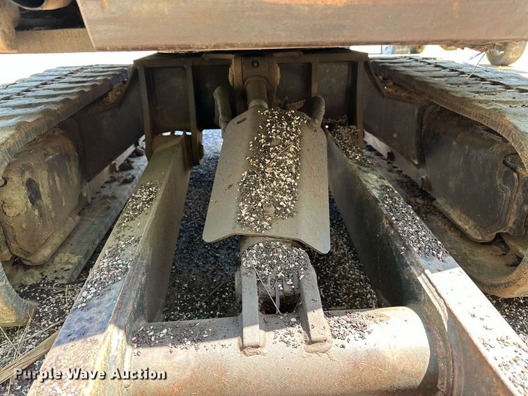 image for item MG9795 2011 Bobcat E32  mini excavator