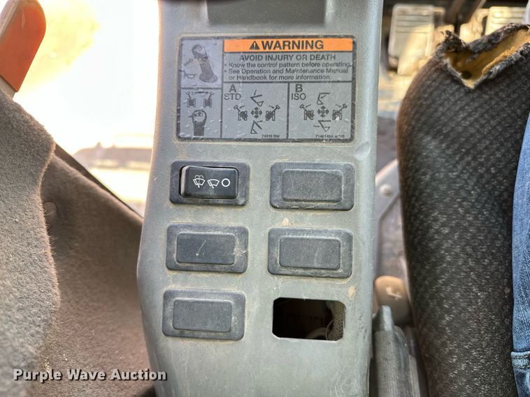 image for item MG9795 2011 Bobcat E32  mini excavator