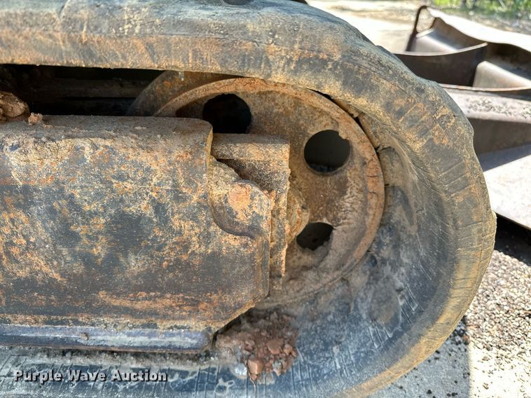 image for item MG9795 2011 Bobcat E32  mini excavator