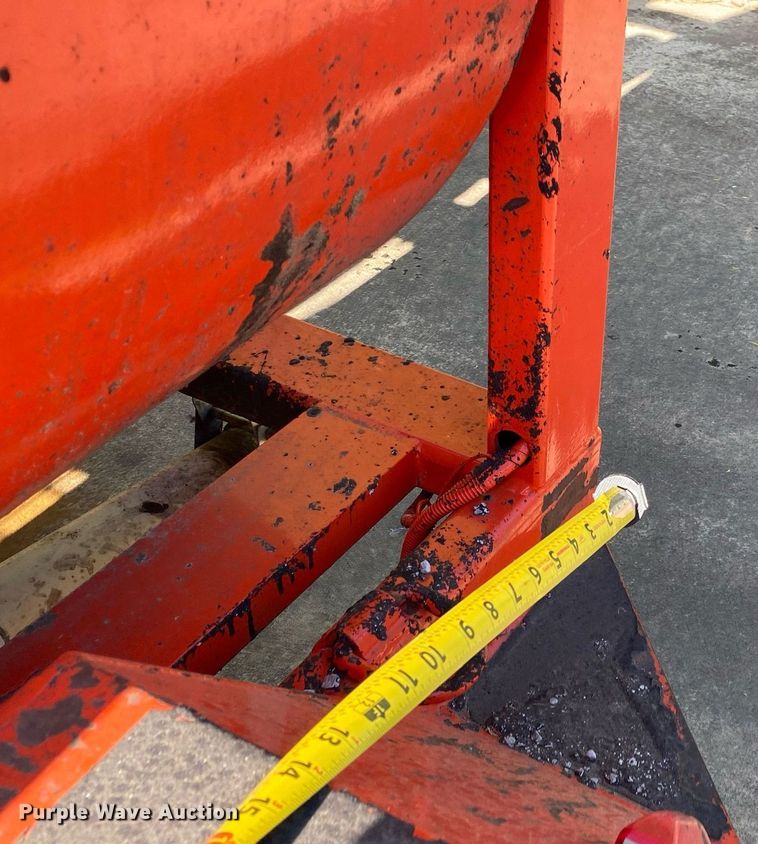 image for item MG9799 2009 Duraco DuraPatcher 125DJT  spray injection pothole patcher