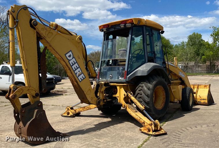 image for item MG9800 2003 John Deere 310G  backhoe