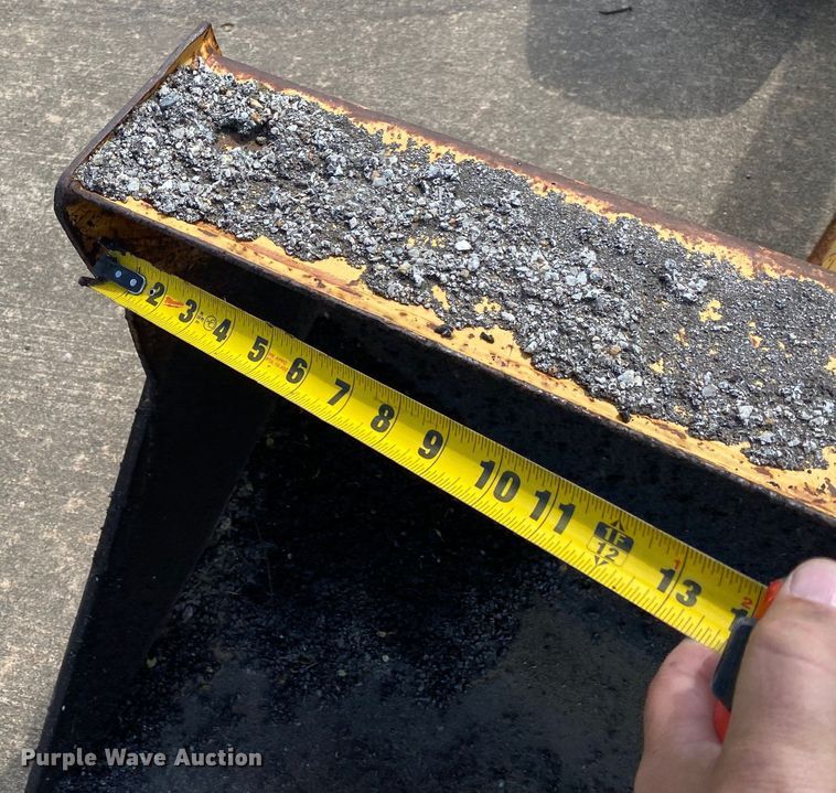 image for item MG9800 2003 John Deere 310G  backhoe