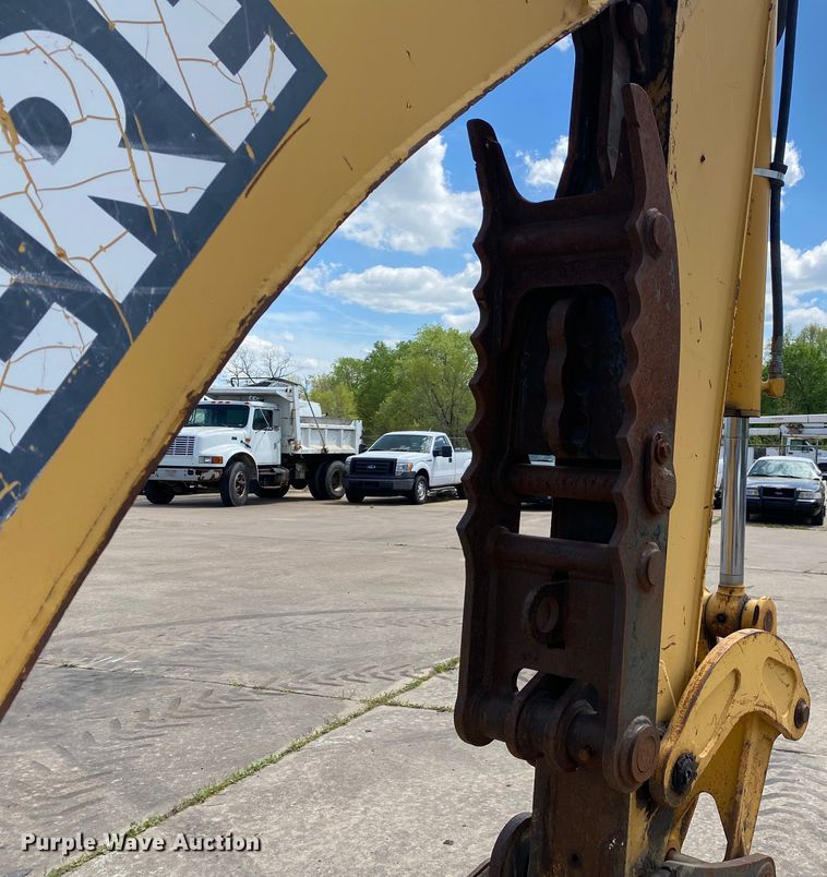 image for item MG9800 2003 John Deere 310G  backhoe