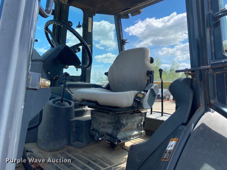 image for item MG9800 2003 John Deere 310G  backhoe