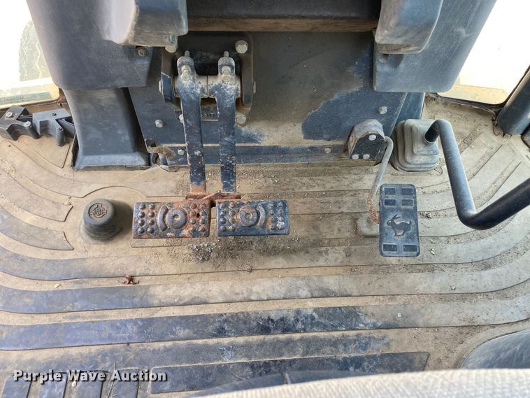 image for item MG9800 2003 John Deere 310G  backhoe