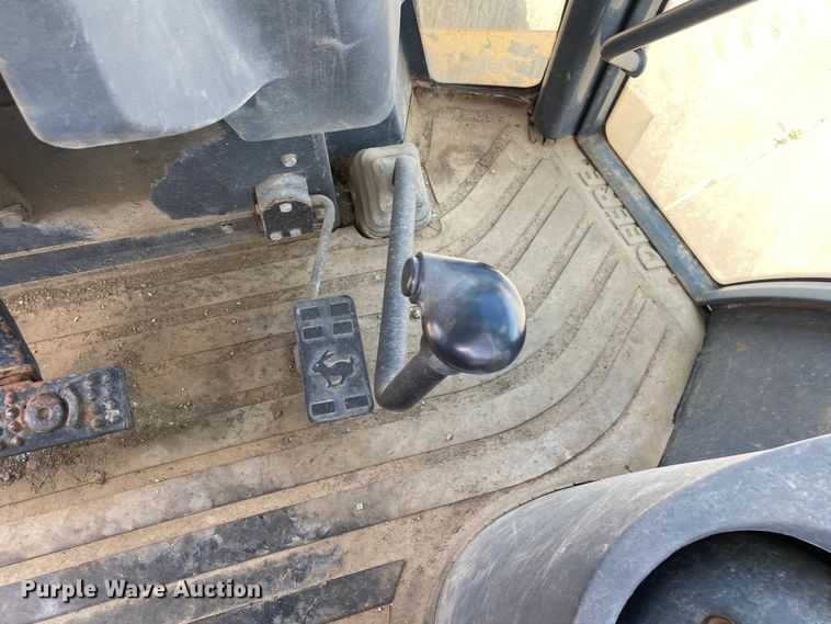 image for item MG9800 2003 John Deere 310G  backhoe