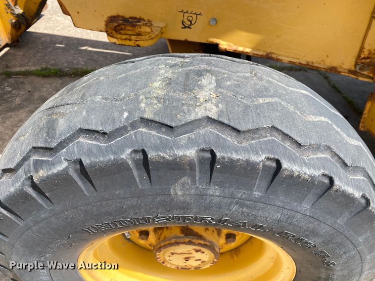 image for item MG9800 2003 John Deere 310G  backhoe