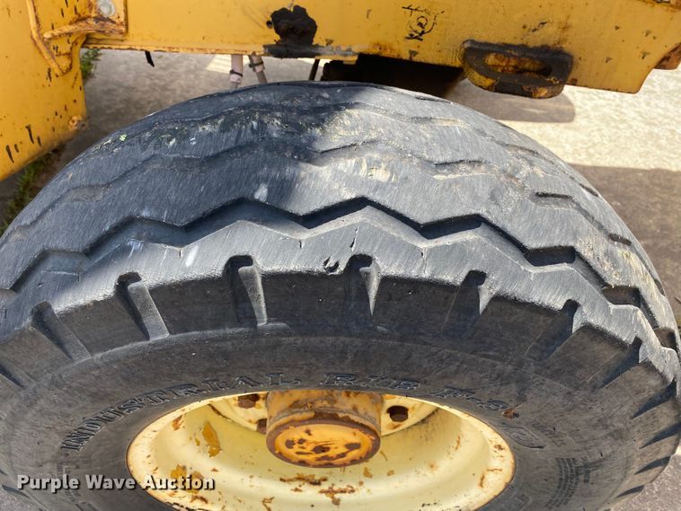 image for item MG9800 2003 John Deere 310G  backhoe