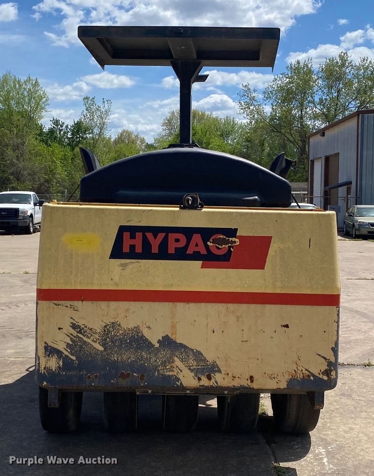 image for item MG9801 2004 Hypac C530AH  pneumatic roller